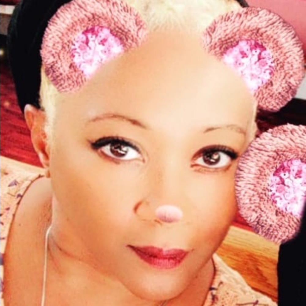 Meet your Posher, Yolanda